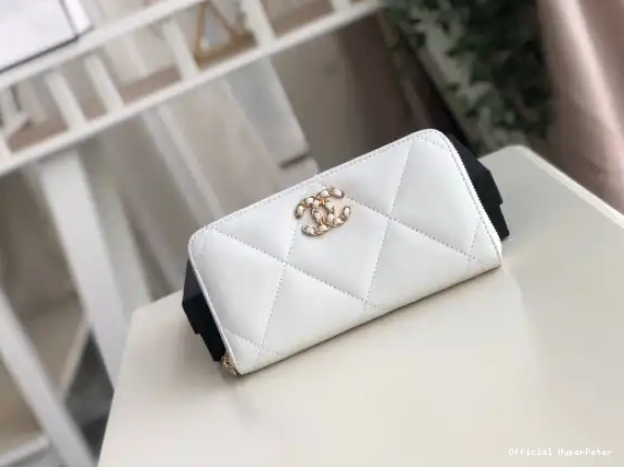 HyperPeter ZIPPED CHANEL 19 WALLET 0704